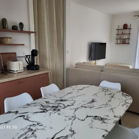 Bienvenue Chez Anouk Appartement Châlons-en-Champagne Kamer foto